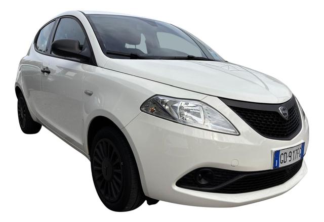 Lancia Ypsilon 1.0 FireFly 5 porte S&S Hybrid Ecochic Silver - foto 3 di 4