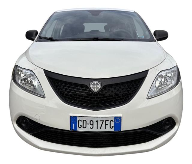 Lancia Ypsilon 1.0 FireFly 5 porte S&S Hybrid Ecochic Silver - foto 2 di 4