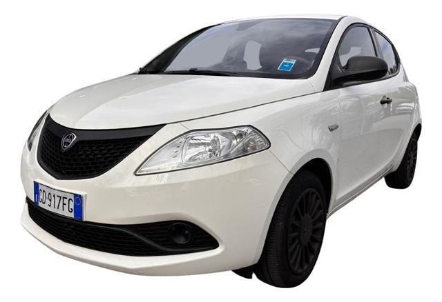 Lancia Ypsilon 1.0 FireFly 5 porte S&S Hybrid Ecochic Silver usato a ERACLEA
