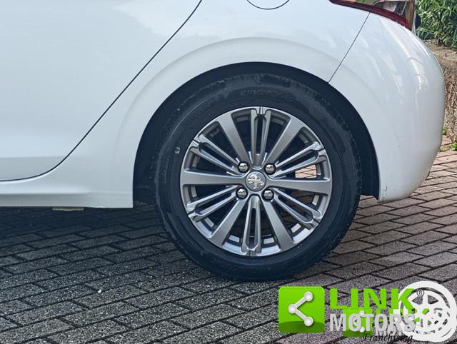 Peugeot 208 5p 1.2 puretech Active 82cv - foto 3 di 4