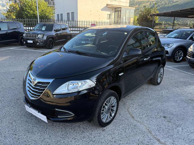 Lancia Ypsilon 0.9 TwinAir 85 CV 5 porte Metano Ecochic - foto 2 di 4