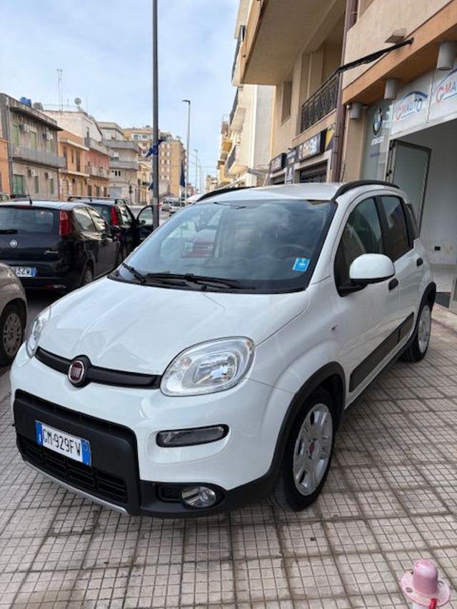 Fiat Panda 1.0 FireFly S&S Hybrid - foto 2 di 4