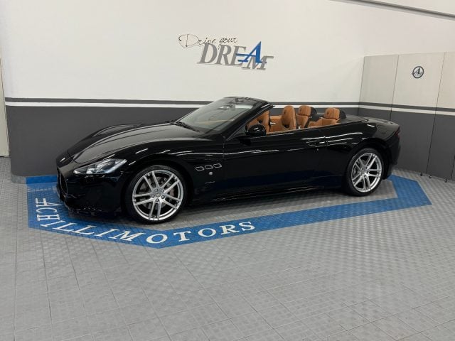 Maserati GranCabrio 4.7 V8 Sport 460cv *Uniproprietario*, del 2015, 77.900 km, in vendita a Milano (MI)