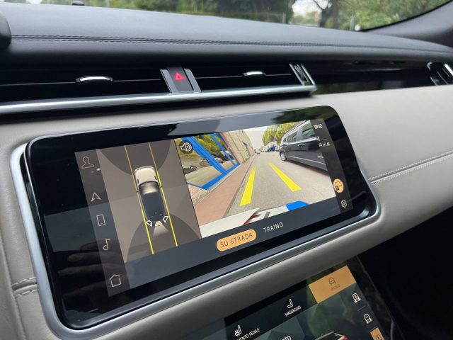 Land Rover Range Rover Velar 3.0D I6 4DW 300CV R-DYNAMIC HSE GANCIO TRAINO ELET, del 2023, 89.000 km, in vendita a Venezia (VE)