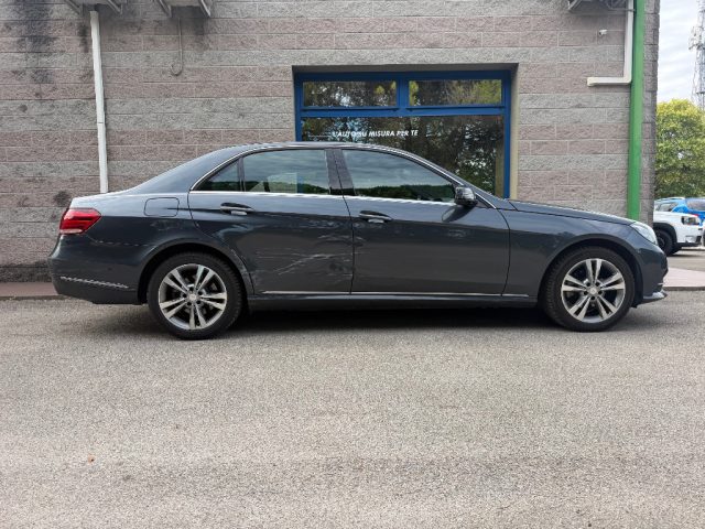 Mercedes-Benz E 220 2.2 CDI 170CV AUTOMATICA PREMIUN UNIPROPRIETARIO - foto 2 di 4