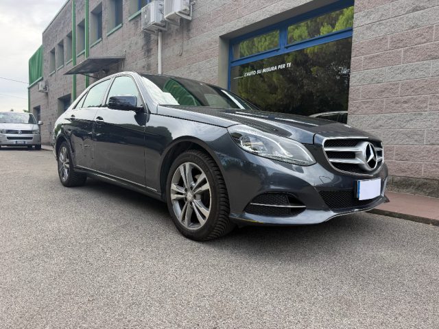 Mercedes-Benz E 220 2.2 CDI 170CV AUTOMATICA PREMIUN UNIPROPRIETARIO usato a VENEZIA