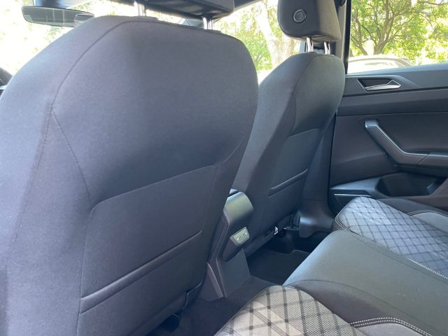 Volkswagen Taigo TSI 110CV R-LINE UNIPROPRIETARIO CERCHI DA 18" km 0 a VENEZIA