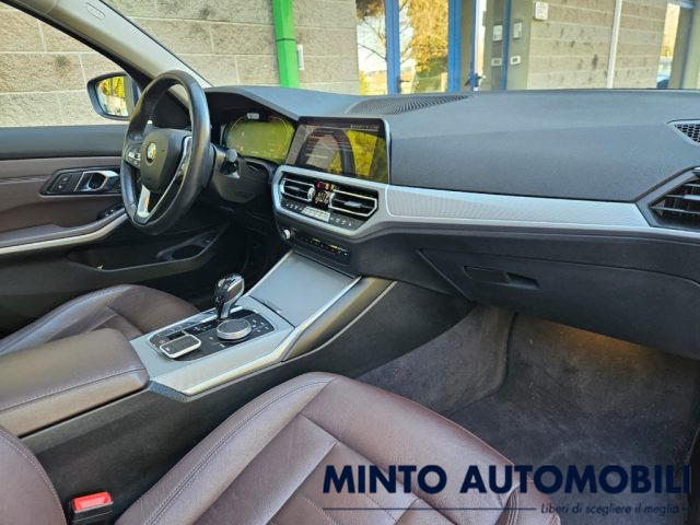 BMW 320 D TOURING XDRIVE 190CV TETTO PANORAMICO CERCHI 18" usato a VENEZIA