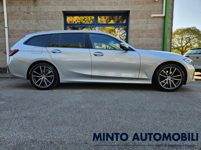 BMW 320 D TOURING XDRIVE 190CV TETTO PANORAMICO CERCHI 18" - foto 2 di 4