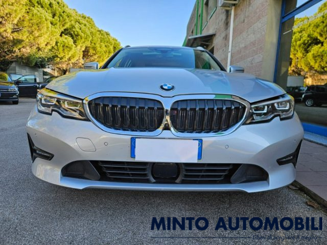 BMW 320 D TOURING XDRIVE 190CV TETTO PANORAMICO CERCHI 18" - foto 3 di 4