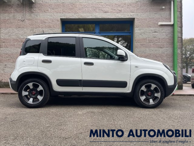 Fiat Panda Cross CROSS 1.0 70CV HYBRID NAVIGATORE SENSORI PARCH. - foto 3 di 4