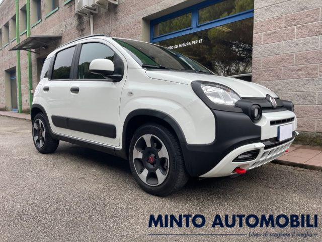 Fiat Panda Cross CROSS 1.0 70CV HYBRID NAVIGATORE SENSORI PARCH. usato a VENEZIA