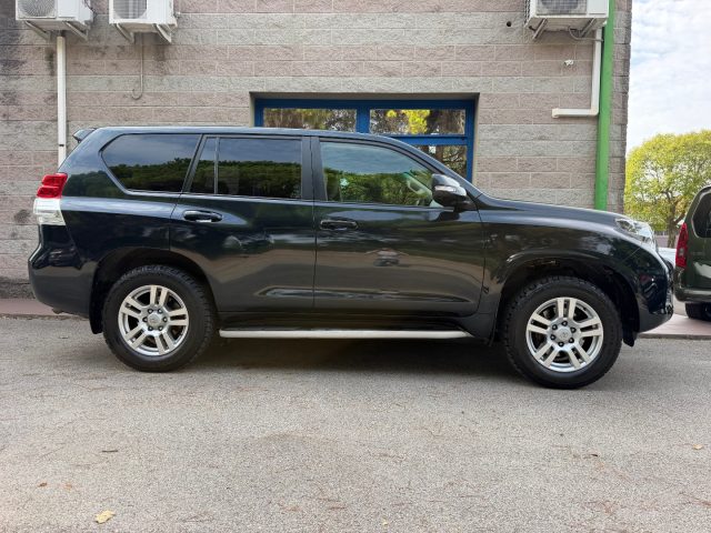 Toyota Land Cruiser 50 173CV 3.0 D-4D 7 POSTI INTERNI PELLE AUT. - foto 3 di 4