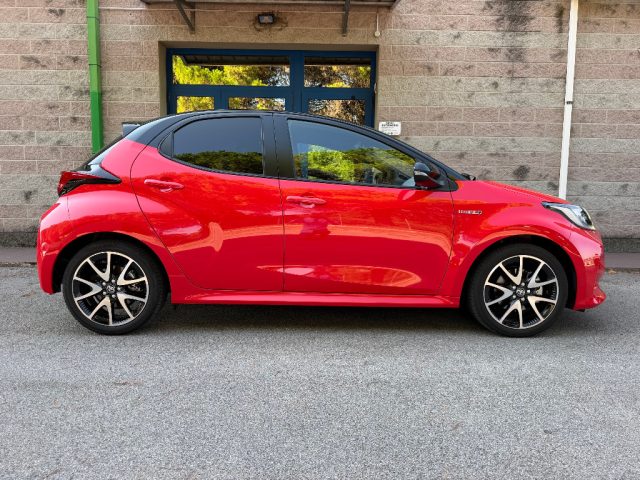 Toyota Yaris 1.5 HYBRID STYLE AUT. KM-8.800 UNIPROPRIETARIO - foto 2 di 4