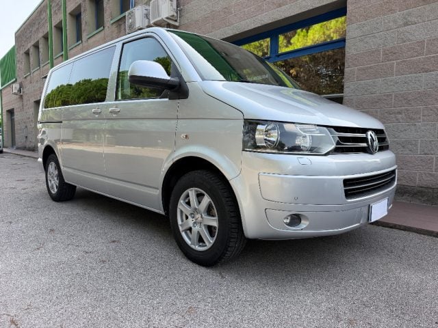 Volkswagen Caravelle 2.0 TDI DSG 140 CV 7 POSTI NAVIGATORE RETROCAMERA usato a VENEZIA