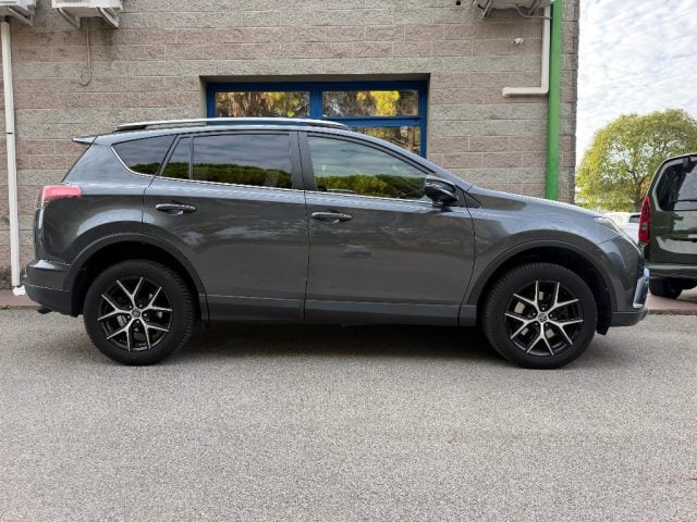 Toyota RAV 4 2.0 D-4D 2WD 143CV UNIPROPRIETARIO - foto 3 di 4