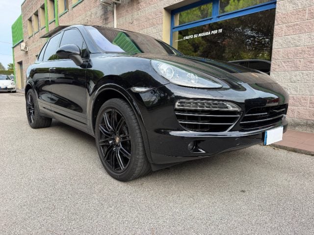 Porsche Cayenne 3.0 V6 TDI 245CV TIPTRONIC TETTO PANORAMICO, del 2012, 251.000 km, in vendita a Venezia (VE)