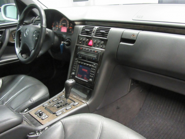 Mercedes-Benz E 55 AMG UNIPROPRIETARIO KM-189.000 CERTIFICATI NAVIG usato a VENEZIA