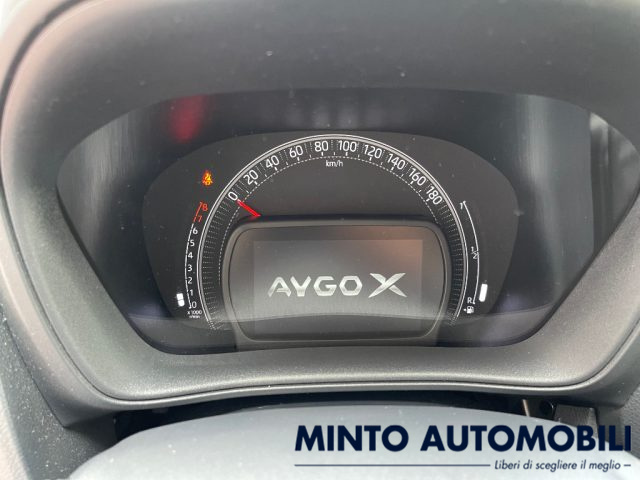 Toyota Aygo X X 1.0 72CV S-CVT UNIPROPRIETARIO RETROCAMERA, del 2023, 4.300 km, in vendita a Venezia (VE)