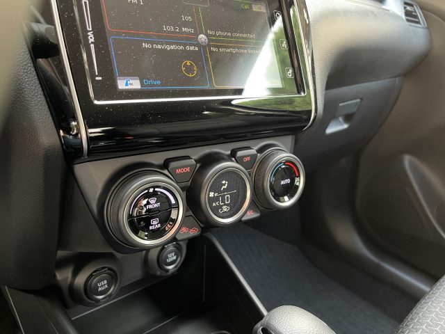 Suzuki Swift 1.2 83CV CVT AUTOMATICA HYBRID TOP KM-0 NAVIGATORE, del 2024, in vendita a Venezia (VE)