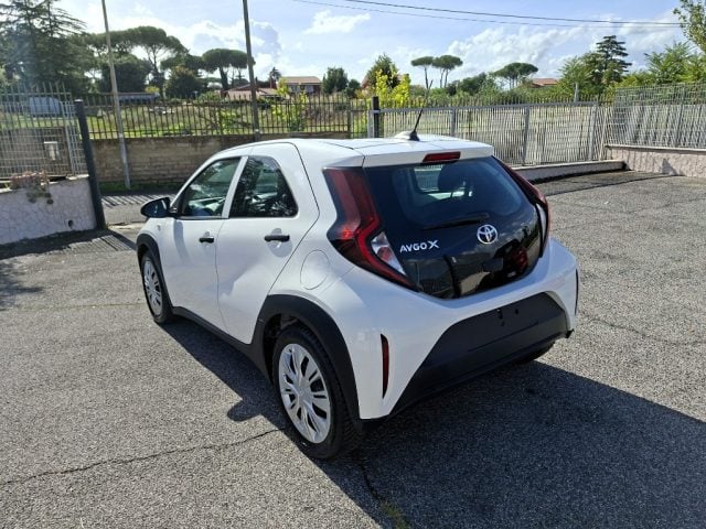 Toyota Aygo X 1.0 VVT-i 72 CV 5P Active PREZZO REALE CARPLAY - foto 4 di 4
