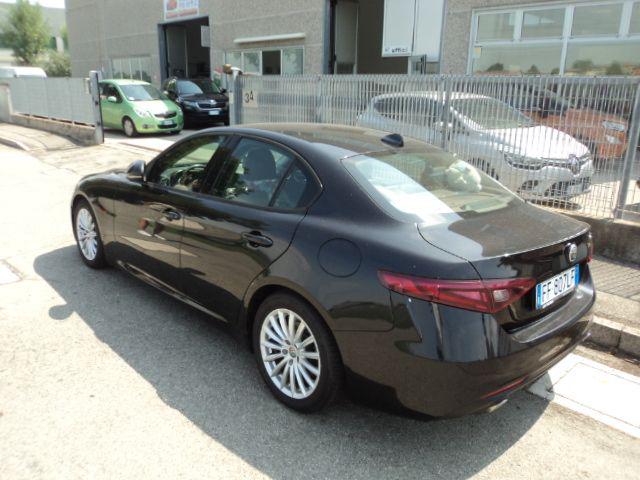 Alfa Romeo Giulia 2.2 Turbodiesel 180 CV AT8 Super - foto 3 di 4