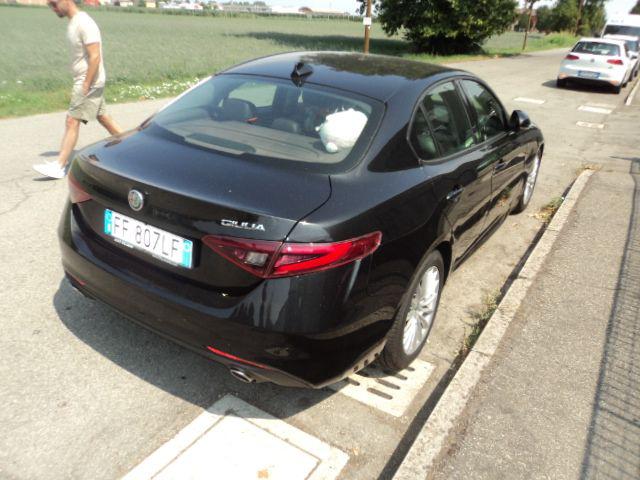 Alfa Romeo Giulia 2.2 Turbodiesel 180 CV AT8 Super - foto 4 di 4
