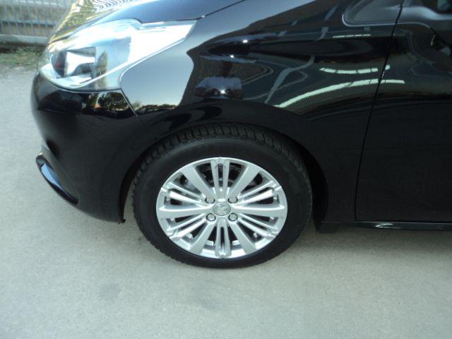 Peugeot 208 1° serie BlueHDi 75 5 porte Allure - foto 3 di 4