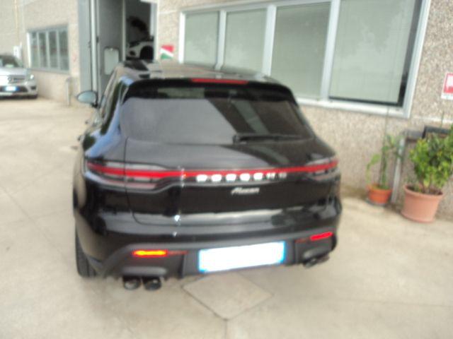 Porsche Macan 2 - foto 2 di 4
