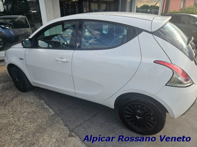 Lancia Ypsilon 1.2 69 CV 5 porte GPL Ecochic Elefantino - foto 3 di 4