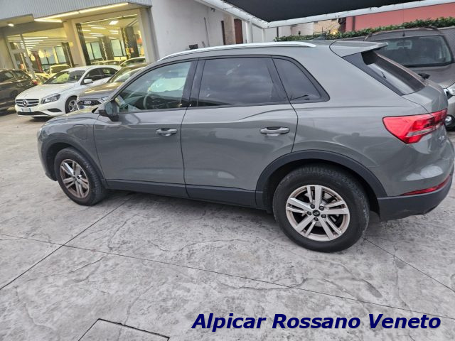 Audi Q3 45 TFSI S tronic Business sport hibryd 4x4 - foto 4 di 4