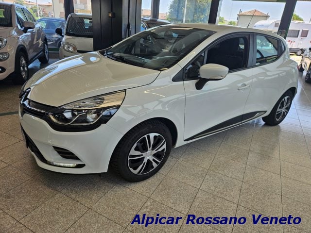 Renault Clio TCe 12V 90 CV GPL 5 porte Moschino Life - foto 3 di 7