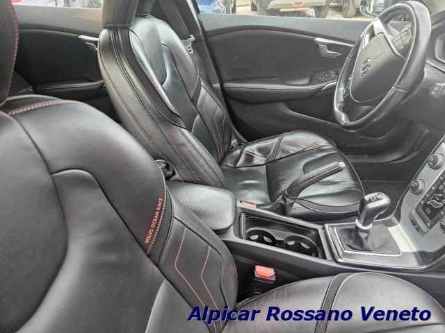 Volvo V40 D2 R-design cross - foto 3 di 4