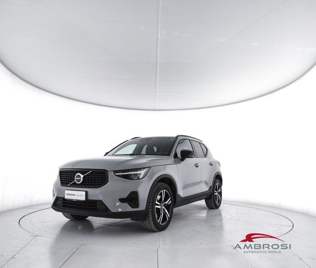 Volvo XC40 2.0 b3 Plus Dark auto usato a CORCIANO
