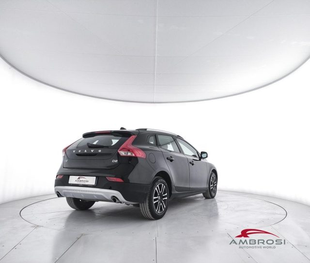 Volvo V40 Cross Country D2 Business Plus - foto 3 di 4