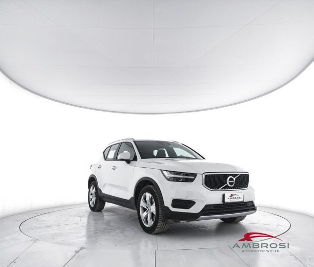 Volvo XC40 T2 Geartronic Momentum - foto 4 di 26