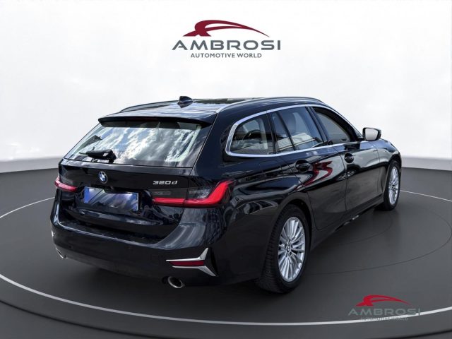 BMW 320 Serie 3 d Luxury auto - foto 3 di 4