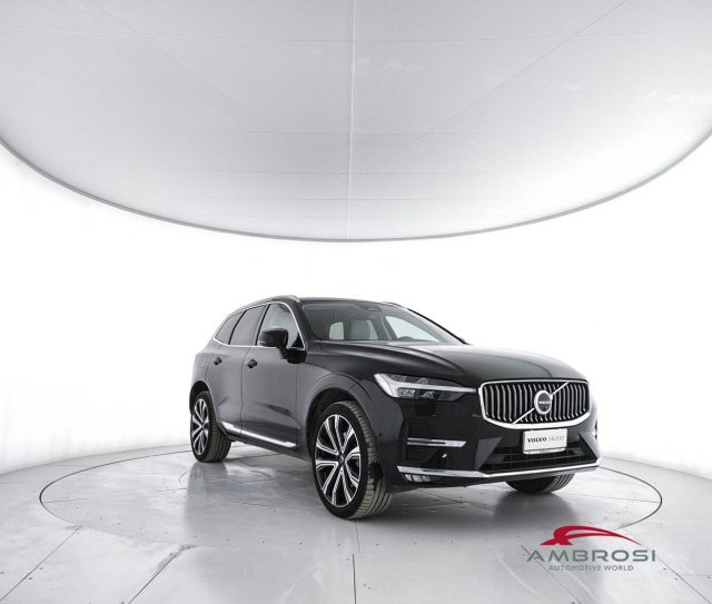 Volvo XC60 B5 AWD automatico Ultimate Bright - foto 2 di 4
