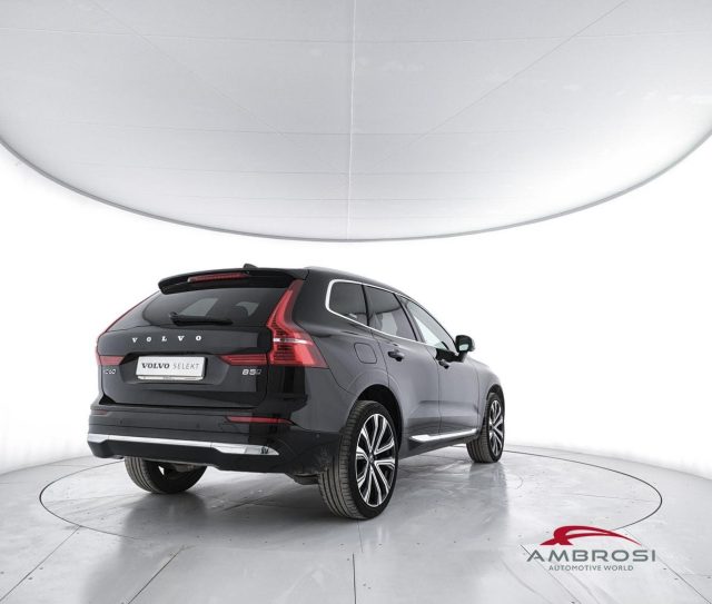Volvo XC60 B5 AWD automatico Ultimate Bright - foto 3 di 4