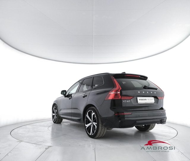 Volvo XC60 B5 AWD automatico Ultimate Dark - foto 4 di 4