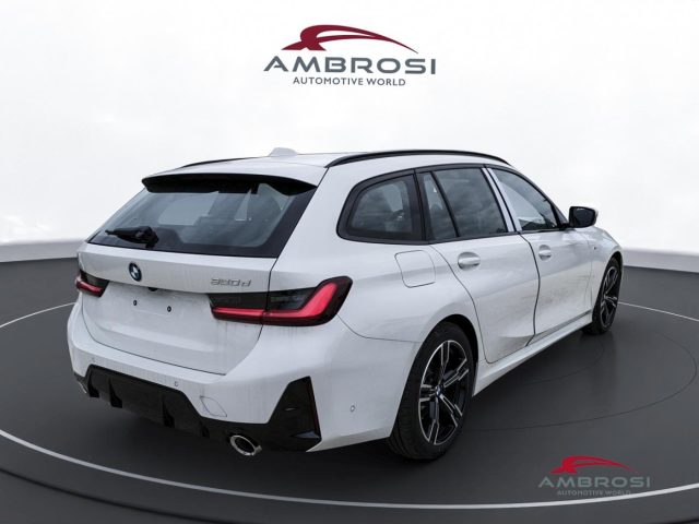 BMW 320 Serie 3 d Touring Msport Innovation Package - foto 3 di 4