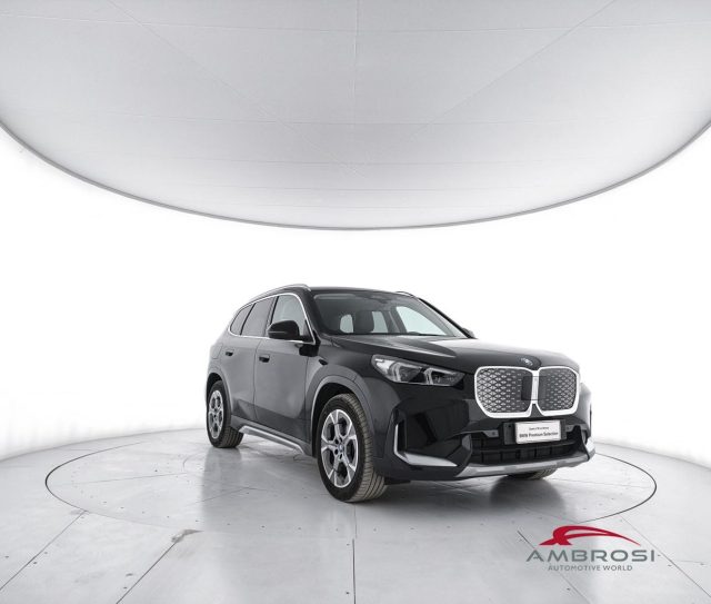 BMW iX1 edrive 20 Special Edition - foto 2 di 4