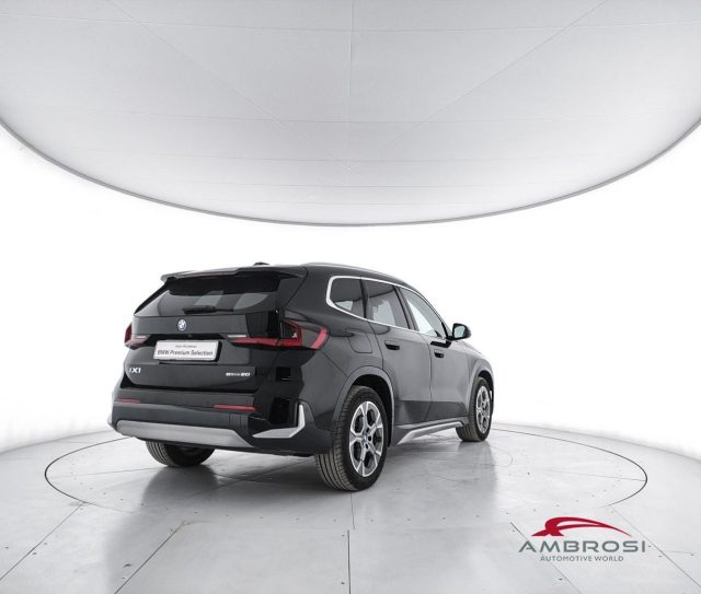 BMW iX1 edrive 20 Special Edition - foto 3 di 4