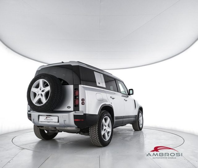 Land Rover Defender 110 3.0d i6 mhev SE awd 200cv auto - AUTOCARRO N1 - foto 3 di 4