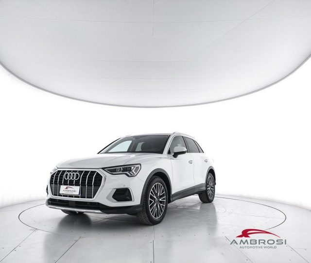 Audi Q3 35 2.0 tdi Business Advanced s-tronic usato a CORCIANO