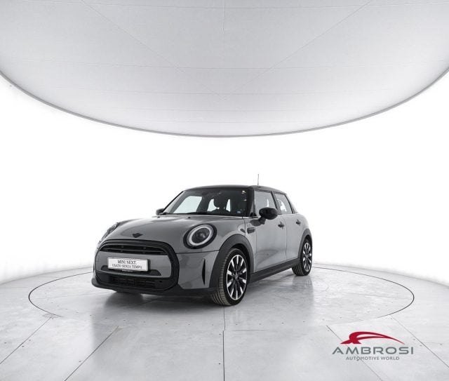 MINI Cooper 5 porte 1.5 Yours, del 2021, 81.211 km, in vendita a Corciano (PG)