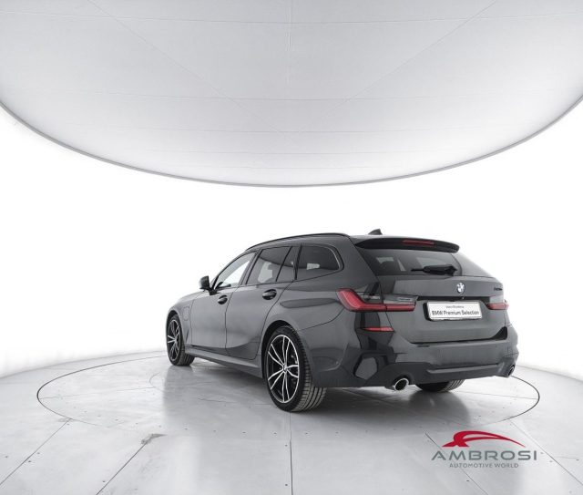 BMW 320 Serie 3 e Msport auto Touring - foto 4 di 4