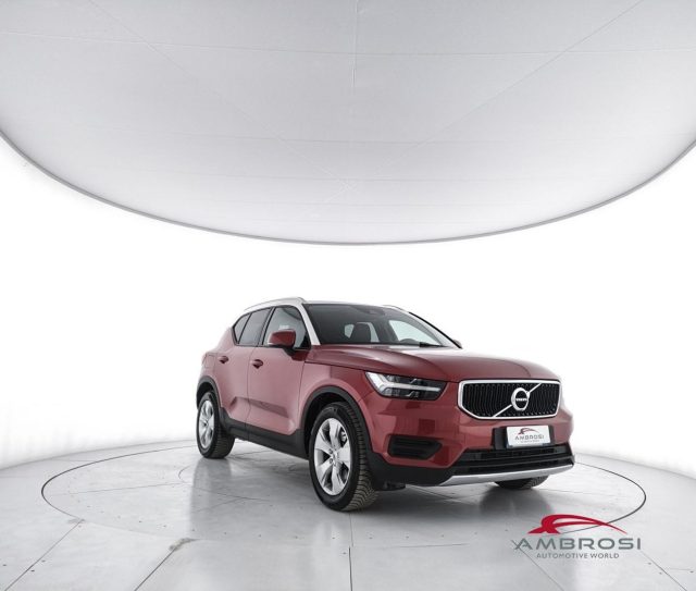 Volvo XC40 T4 AWD Geartronic Momentum - foto 2 di 4