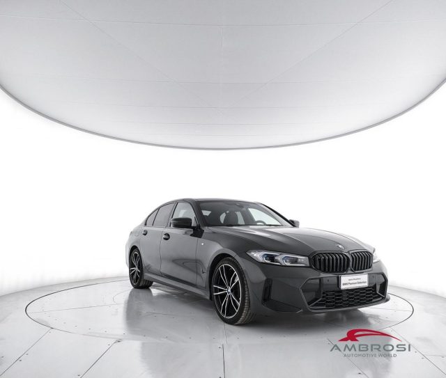 BMW 320 Serie 3 d Berlina Innovation Comfort Msport Packag - foto 2 di 4