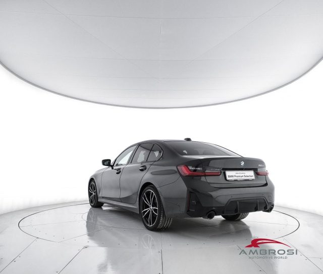 BMW 320 Serie 3 d Berlina Innovation Comfort Msport Packag - foto 4 di 4